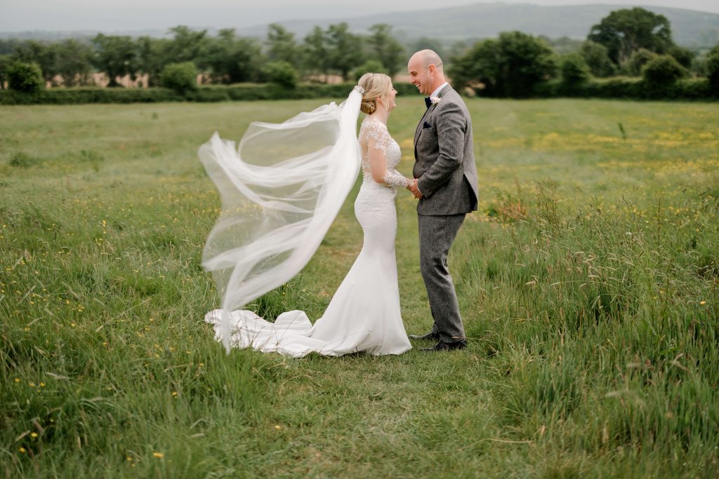 gote-barn-wedding